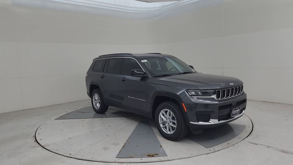 New 2025 Jeep Grand Cherokee L Laredo image 3