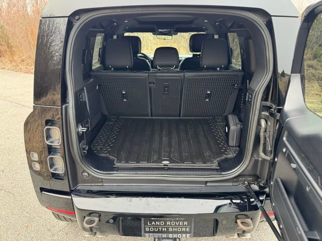 Used 2023 Land Rover Defender 110 V8 AWD/4WD image 7