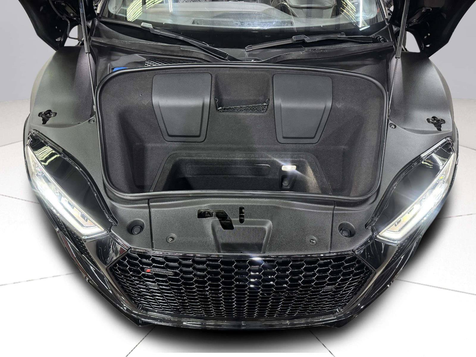 Used 2017 Audi R8 V10 w/ Carbon Exterior Package AWD/4WD image 57