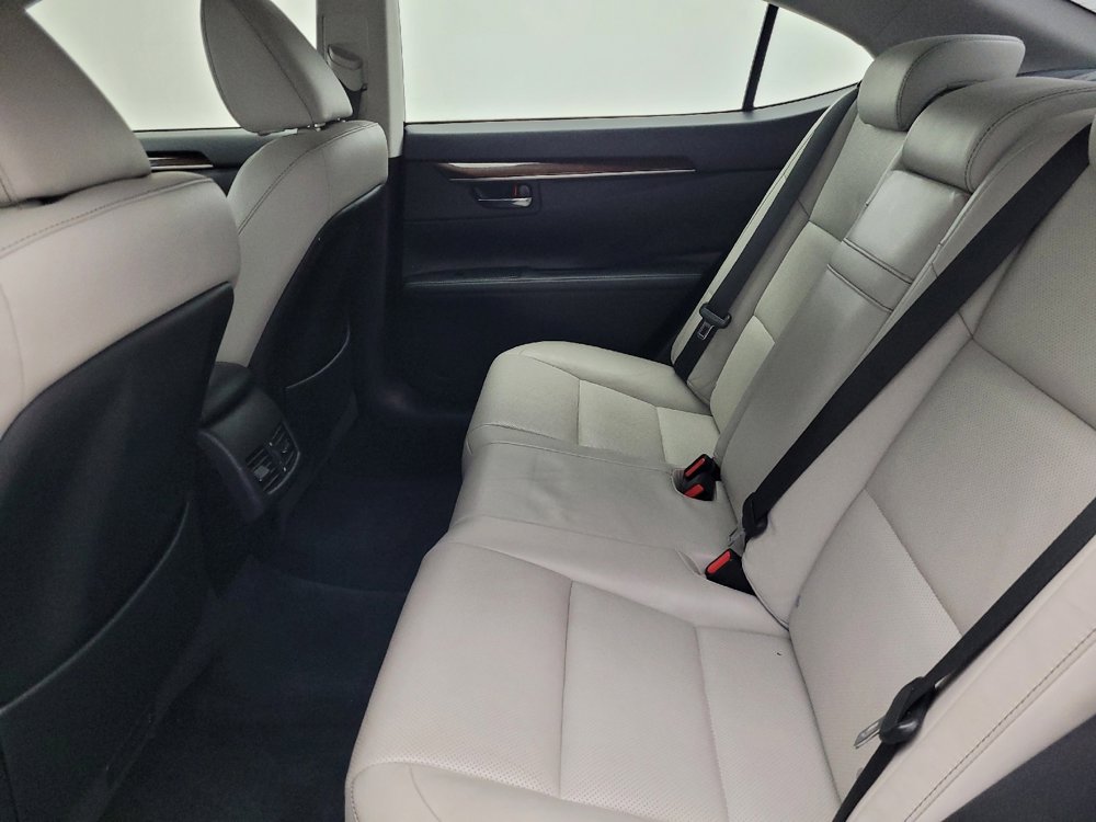 Used 2015 Lexus ES 350 w/ Luxury Package FWD image 18