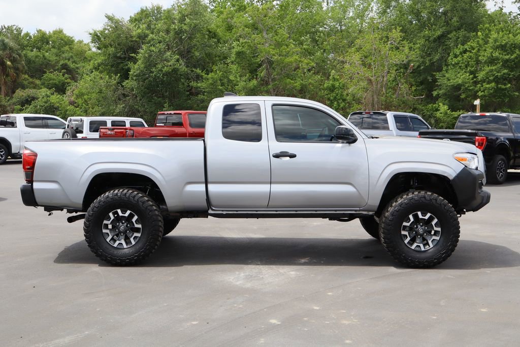 Used 2020 Toyota Tacoma SR image 9