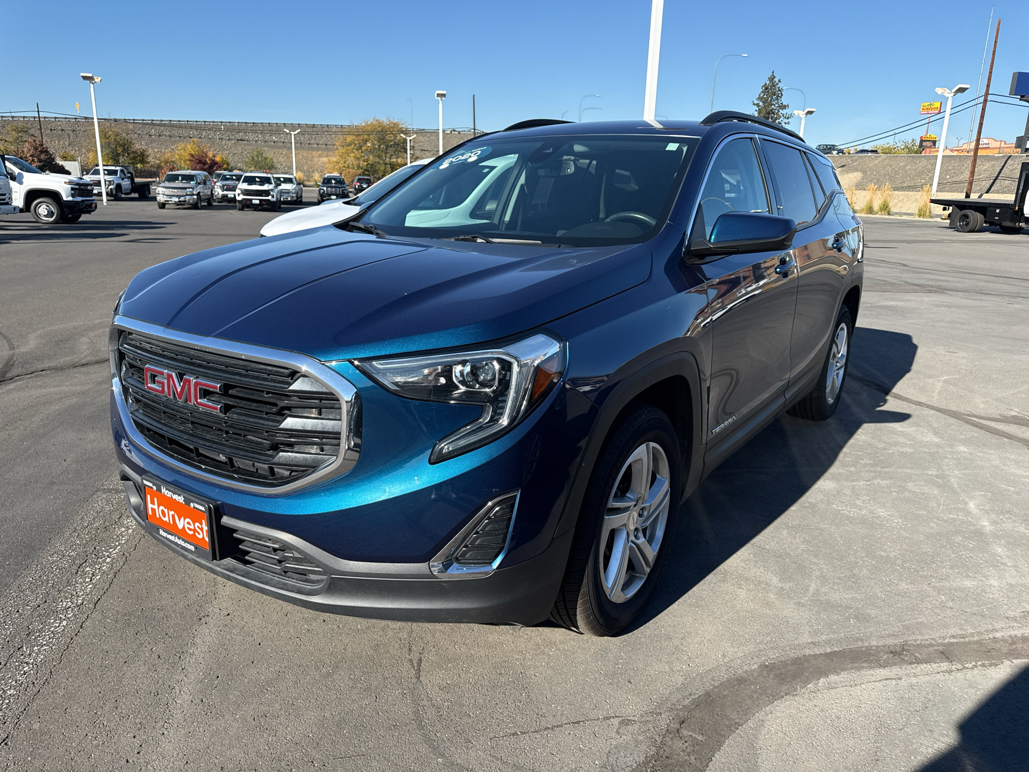 Certified 2020 GMC Terrain SLE w/ Driver Convenience Package AWD/4WD image 3