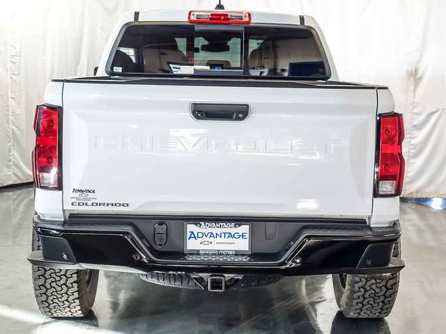 Used 2025 Chevrolet Colorado Trail Boss w/ Midnight Edition AWD/4WD image 8