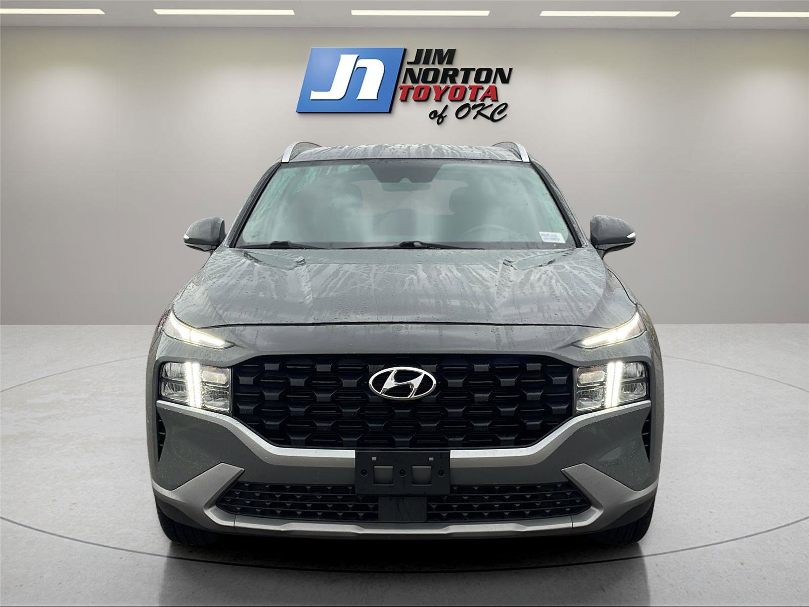 Used 2023 Hyundai Santa Fe SEL image 2