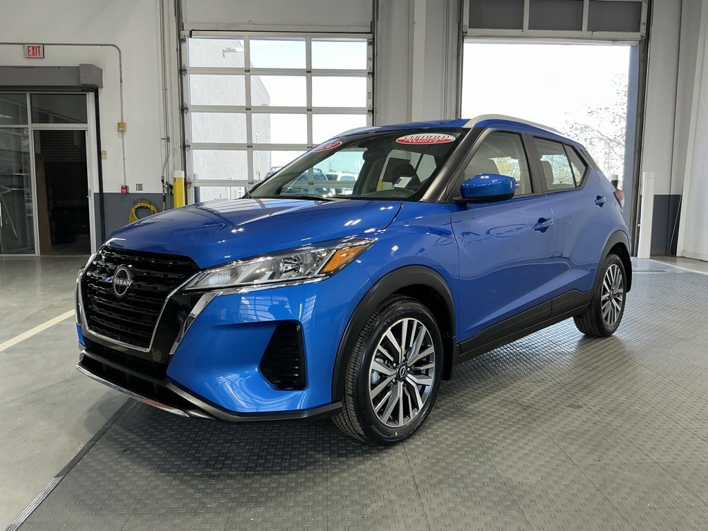 Used 2024 Nissan Kicks SV image 2