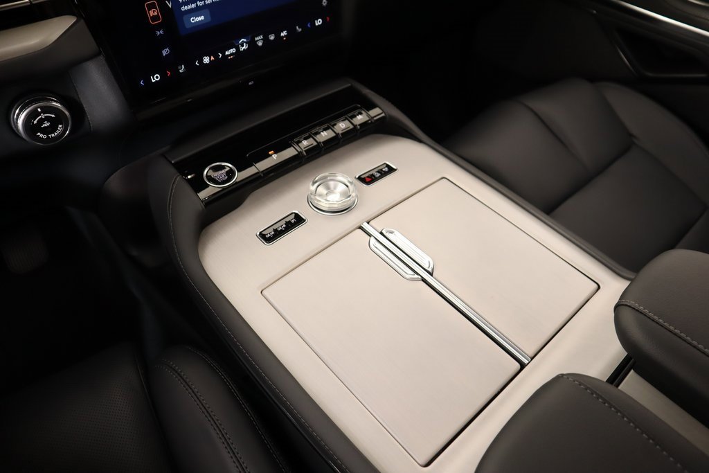 New 2025 Lincoln Navigator L Reserve w/ Jet Appearance Package image 8