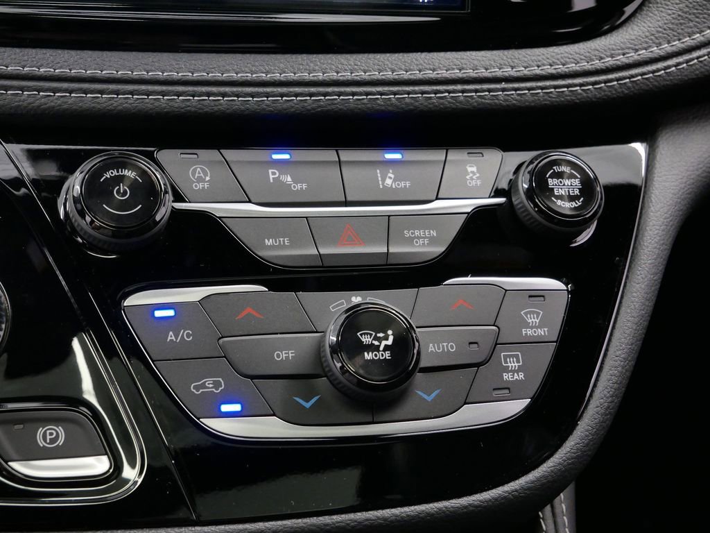 New 2026 Chrysler Pacifica Limited w/ S Appearance Package image 35