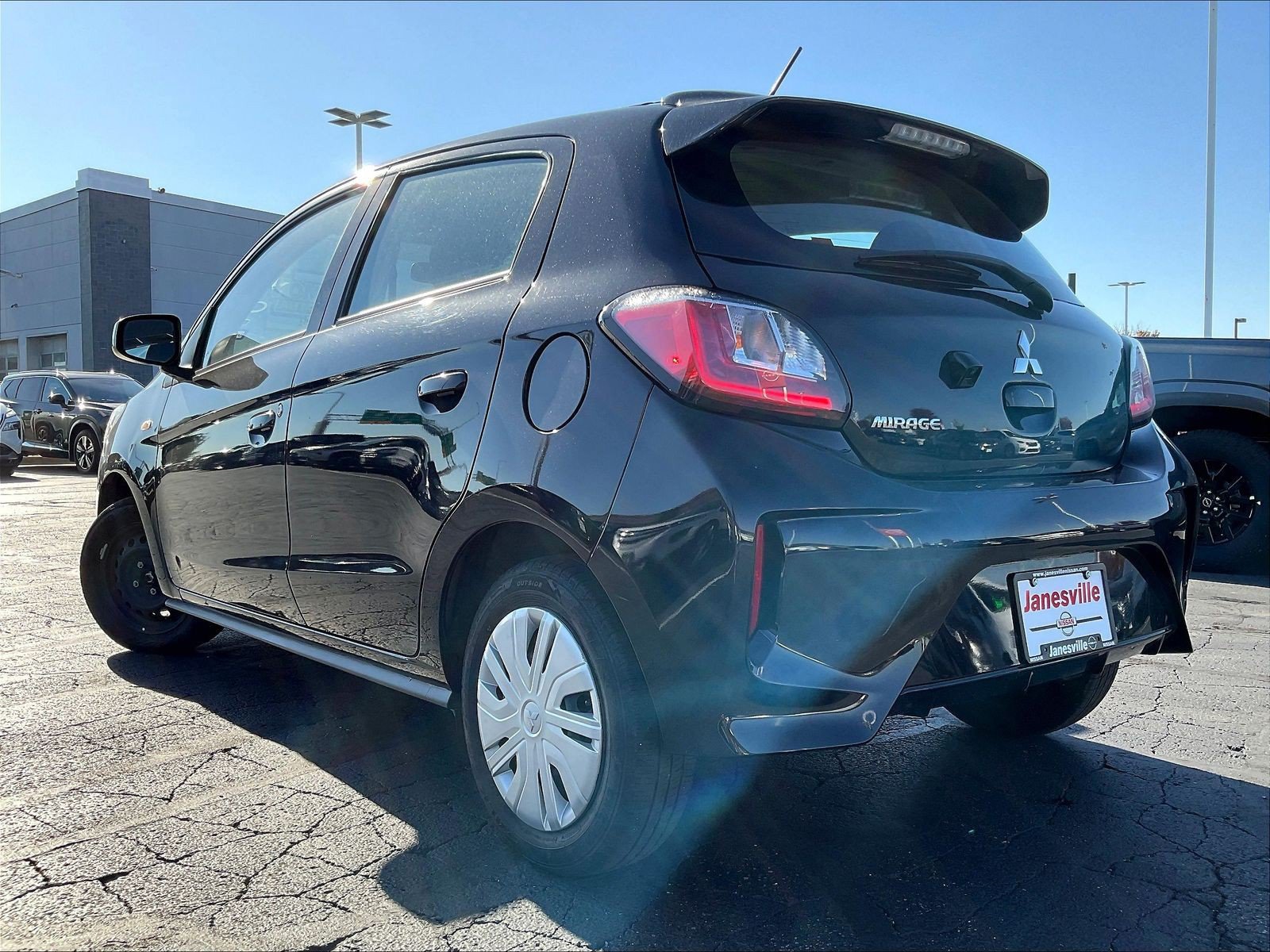 Used 2024 Mitsubishi Mirage ES FWD image 3