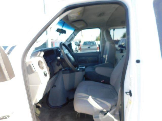 Used 2014 Ford E-350 and Econoline 350 XLT RWD image 9