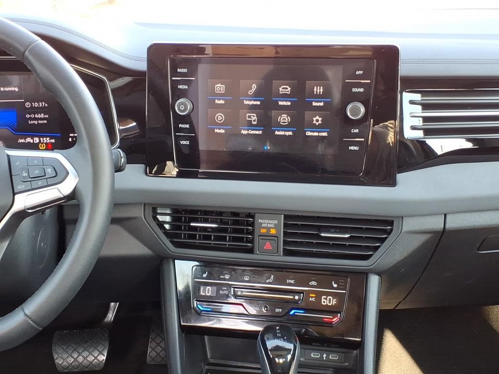 Used 2025 Volkswagen Jetta SE w/ Sunroof Package FWD image 18