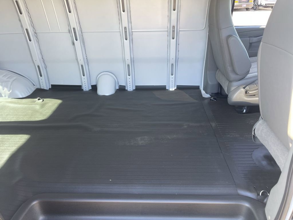 New 2025 GMC Savana 2500 Extended w/ Driver Convenience Package image 26