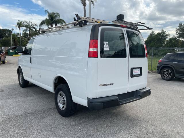Used 2021 Chevrolet Express 2500 w/ Driver Convenience Package RWD image 9