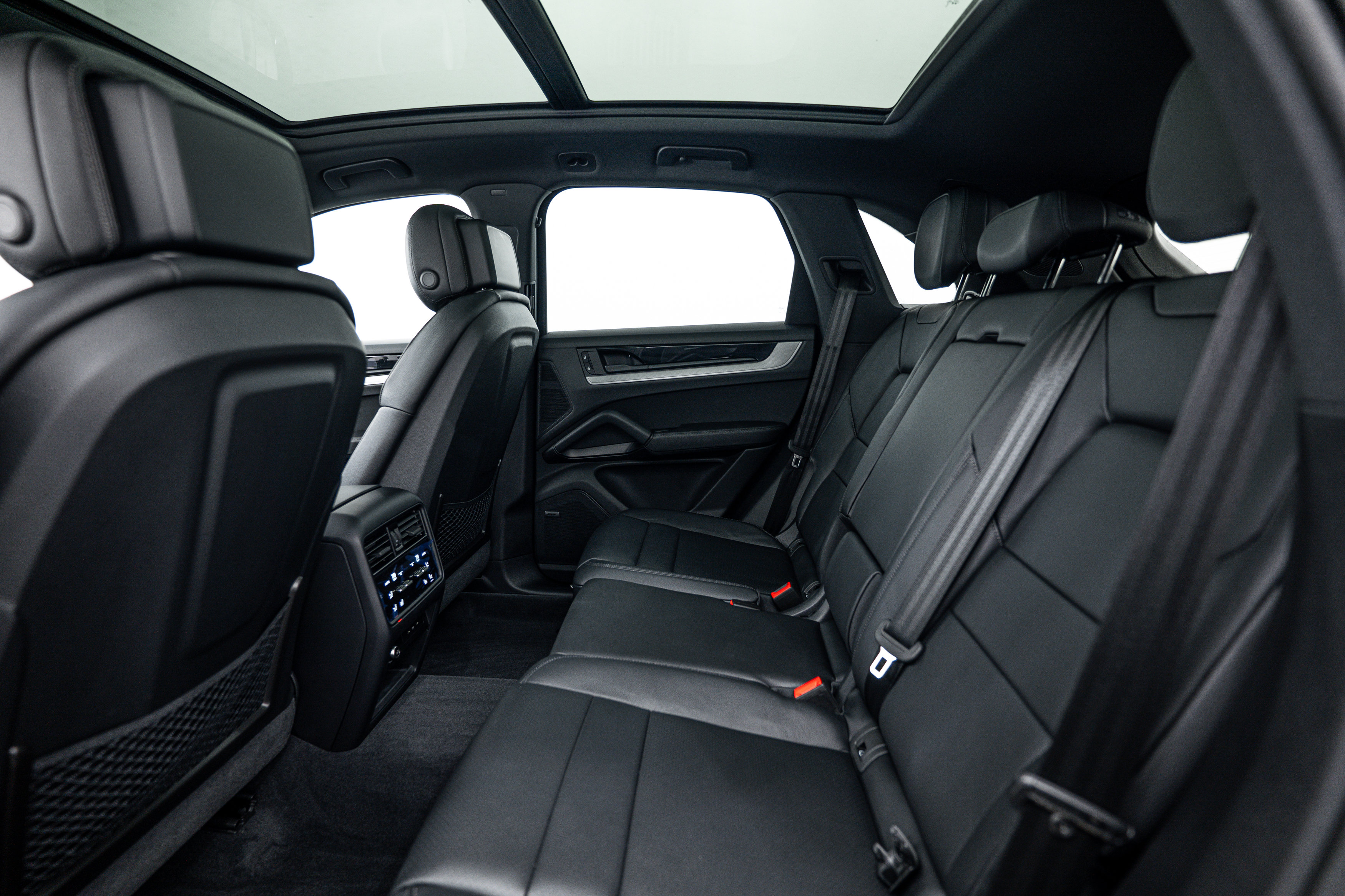 Certified 2025 Porsche Cayenne image 22