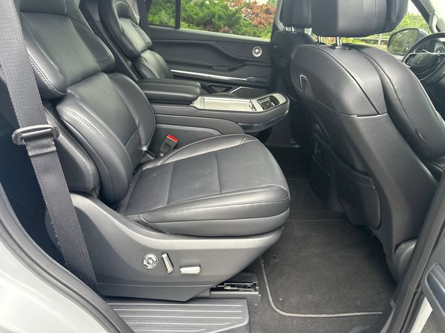 New 2026 Lincoln Navigator Reserve AWD/4WD image 16