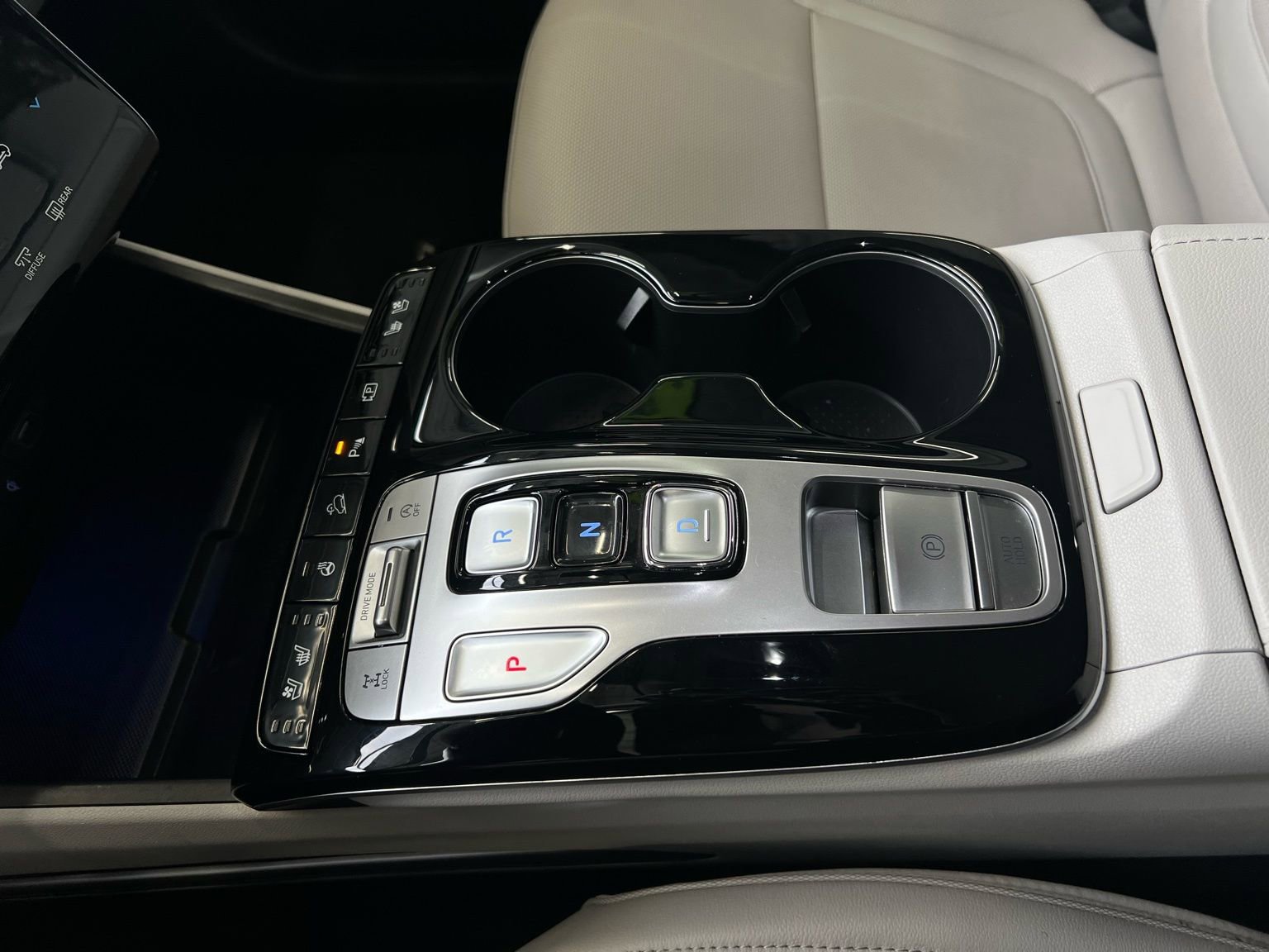 Used 2023 Hyundai Tucson Limited AWD/4WD image 14