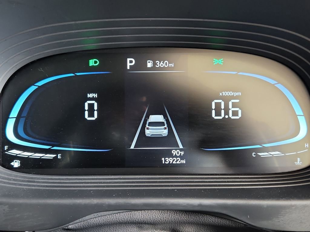 Used 2025 Hyundai Venue SEL image 26