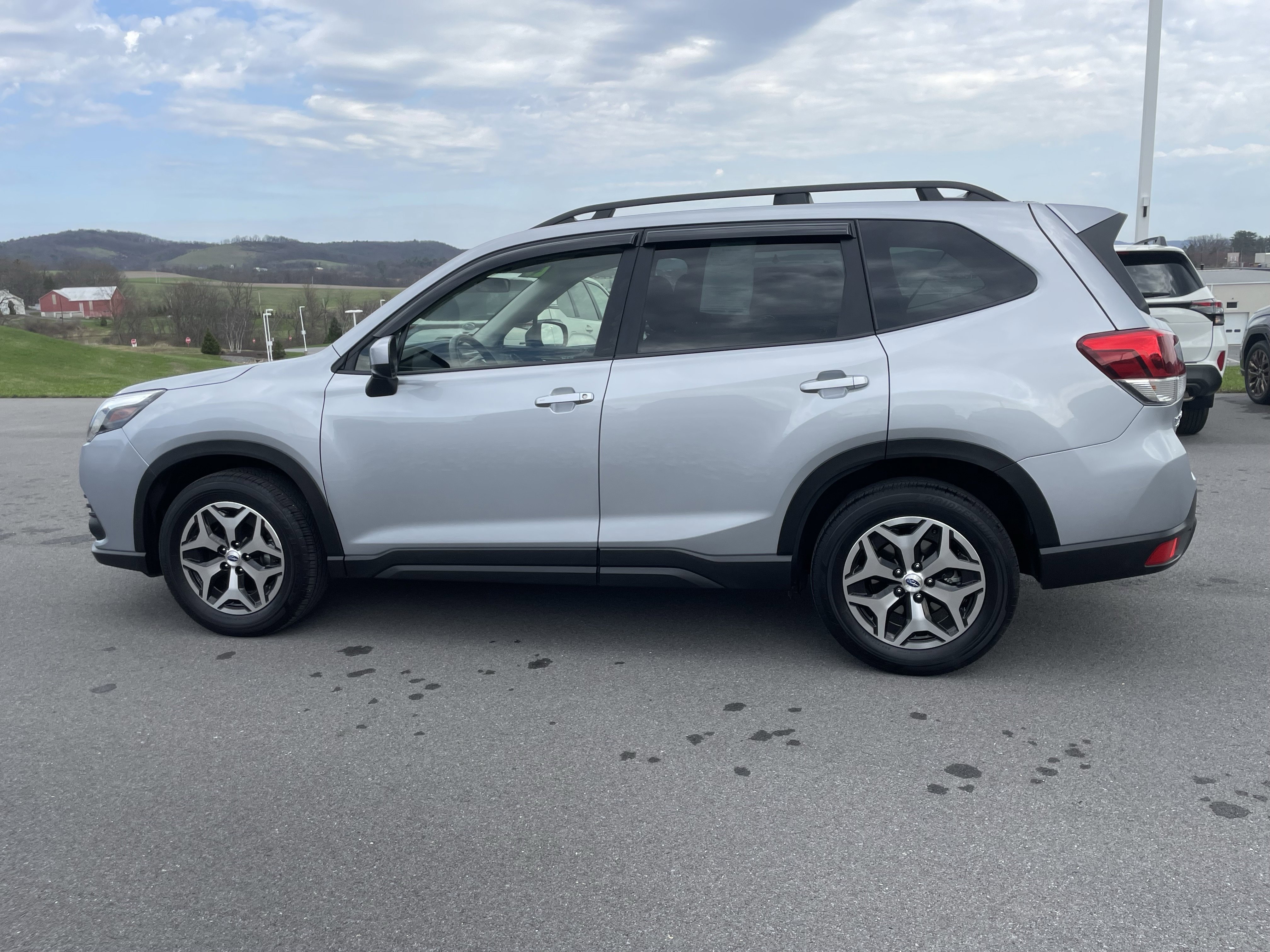 Certified 2023 Subaru Forester Premium AWD/4WD image 7