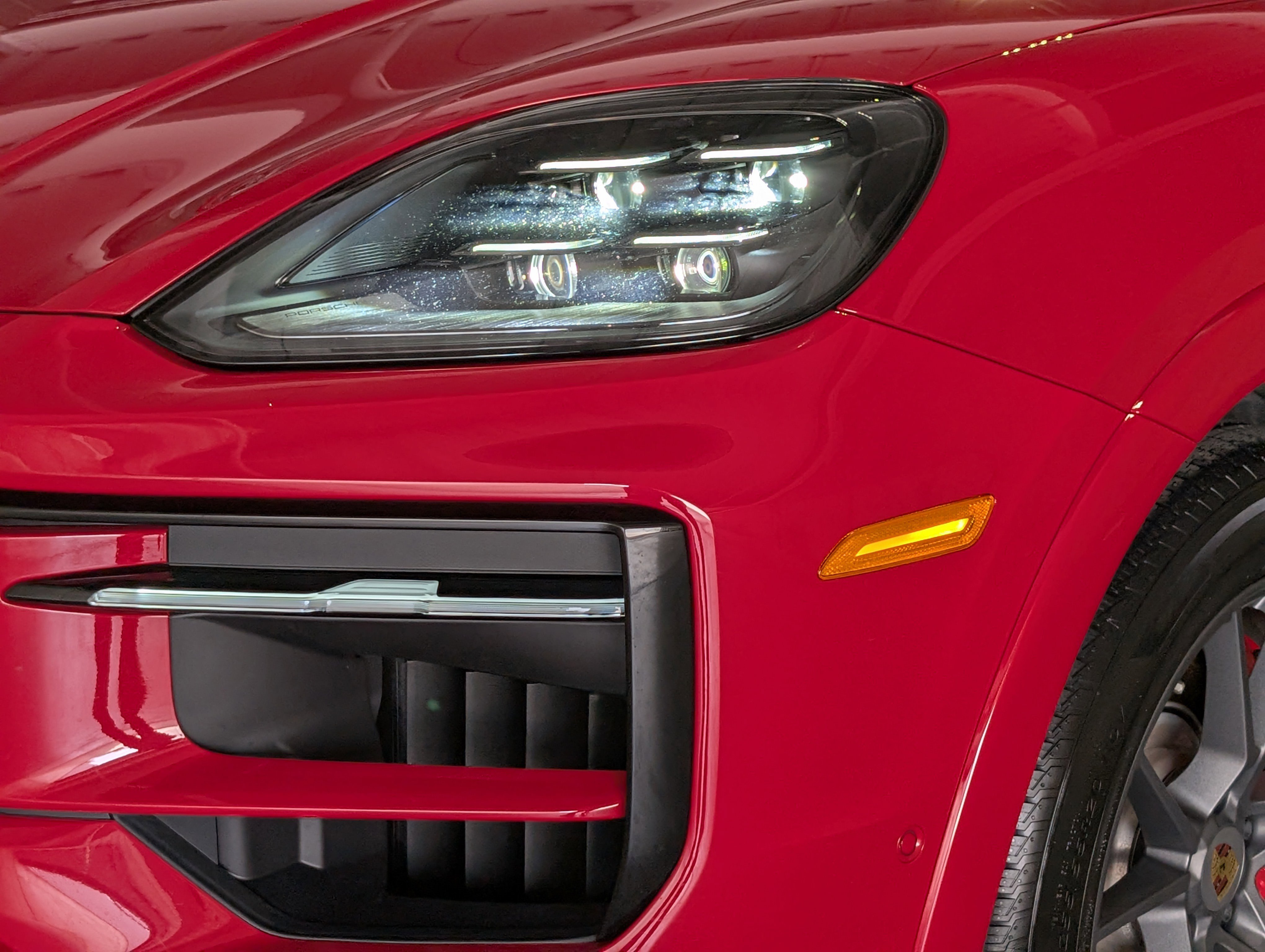 Certified 2024 Porsche Cayenne S AWD/4WD image 13