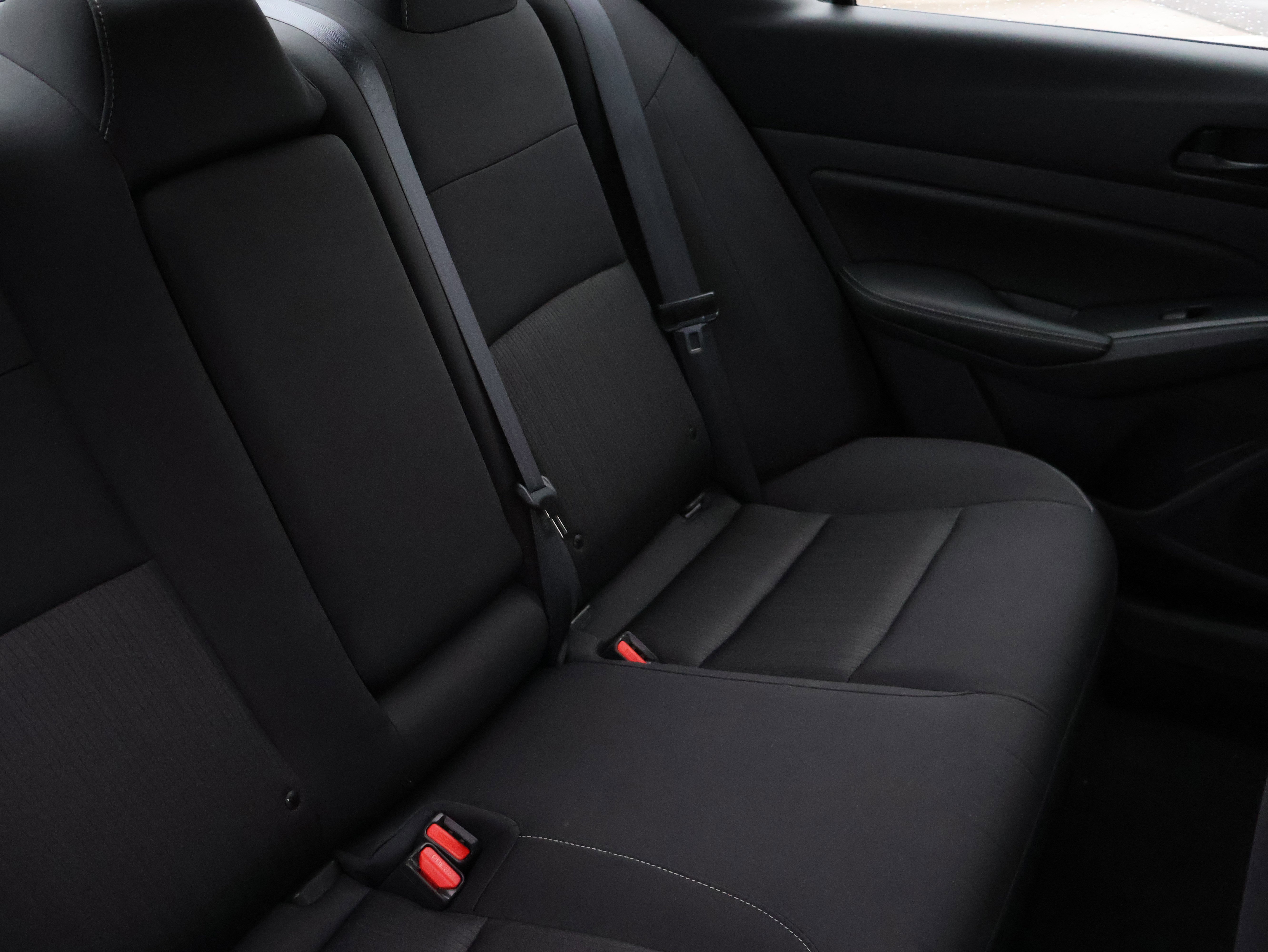 Used 2025 Nissan Altima 2.5 SV image 13