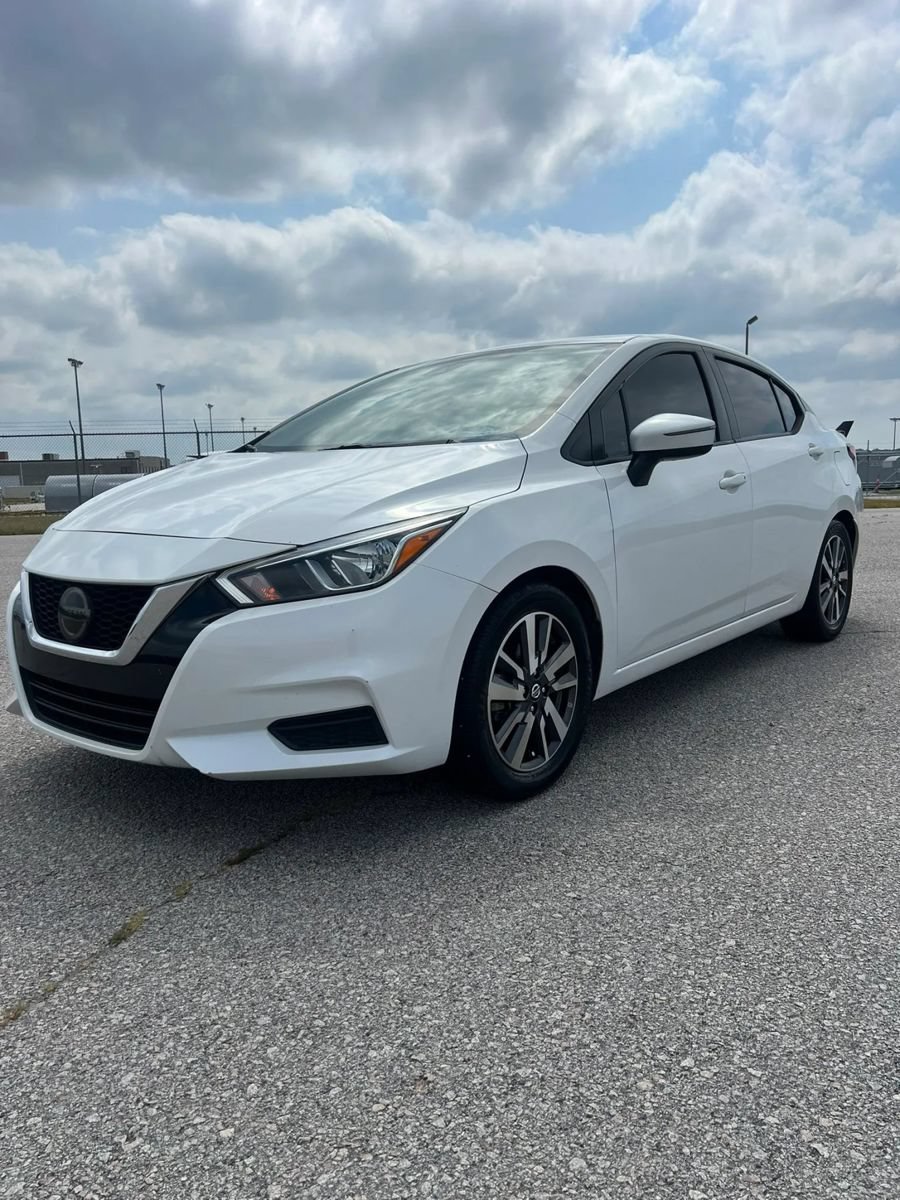 Used 2020 Nissan Versa SV w/ Electronics Package FWD image 3