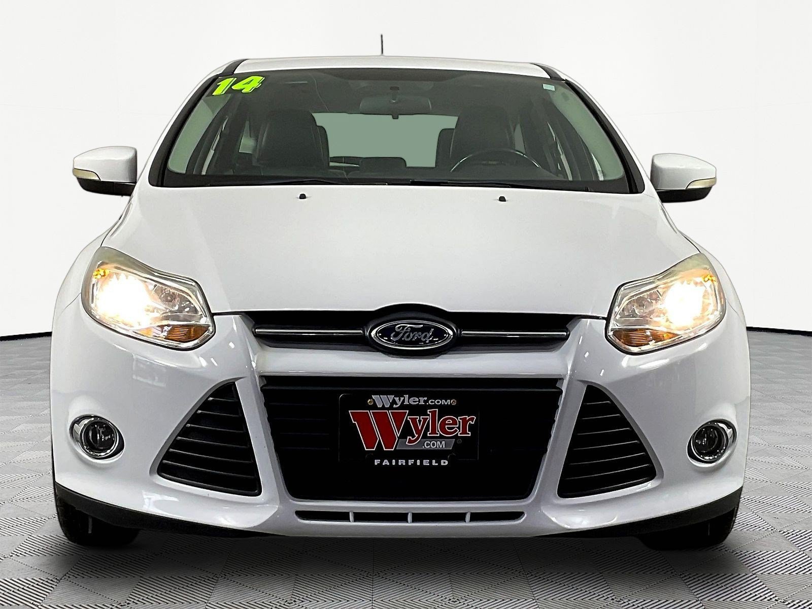Used 2014 Ford Focus SE w/ Equipment Group 201A FWD image 2
