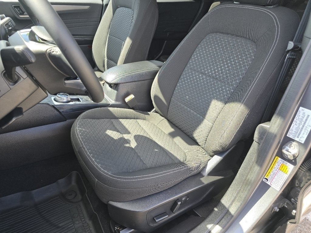Used 2023 Ford Escape Active w/ Cold Weather Package FWD image 27