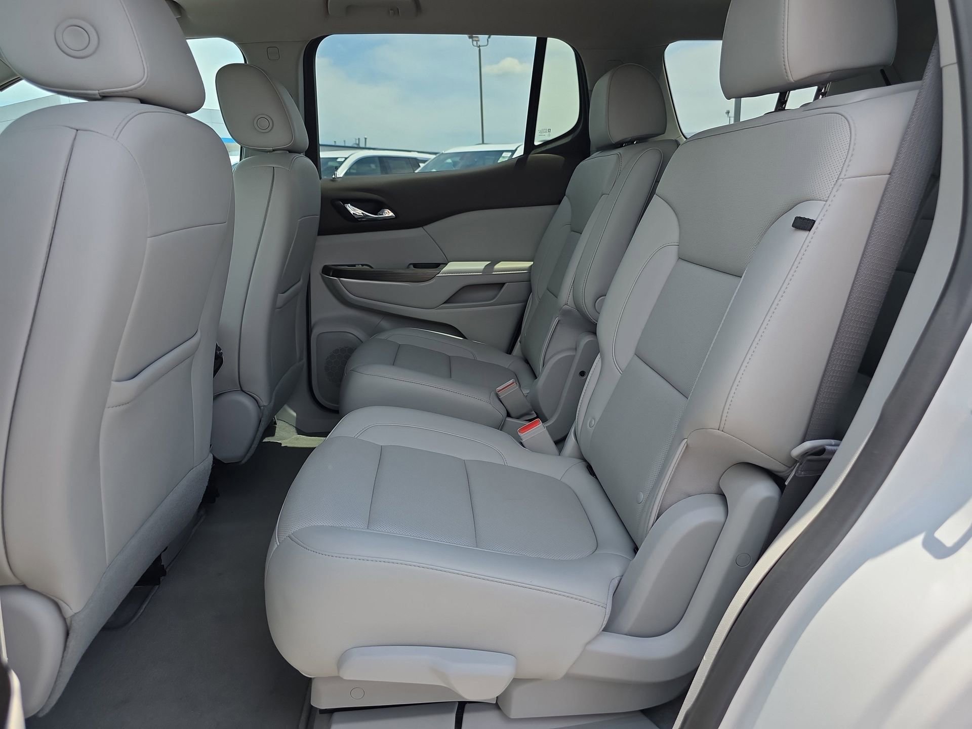 Used 2021 GMC Acadia SLT w/ Technology Package FWD image 11