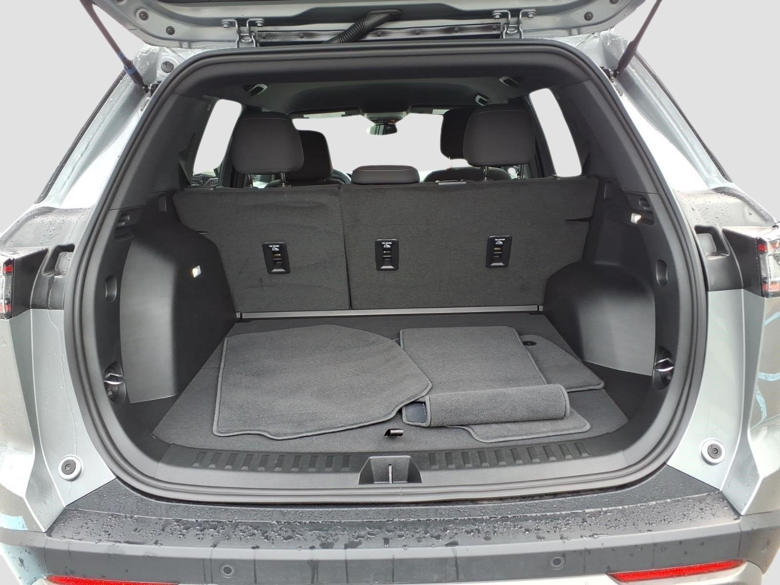 Used 2026 Chevrolet Equinox LT AWD/4WD image 15