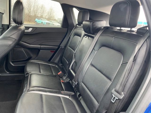 Used 2022 Ford Escape Titanium image 16