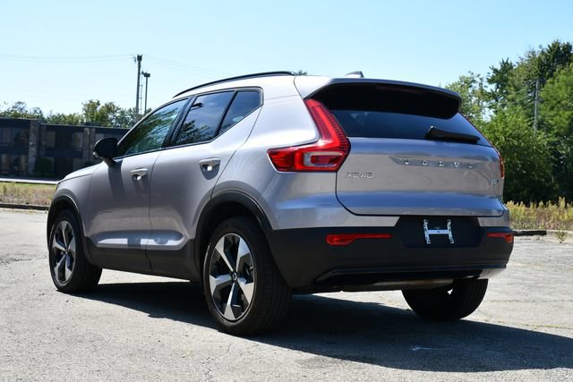 Certified 2026 Volvo XC40 B5 Plus AWD/4WD image 5