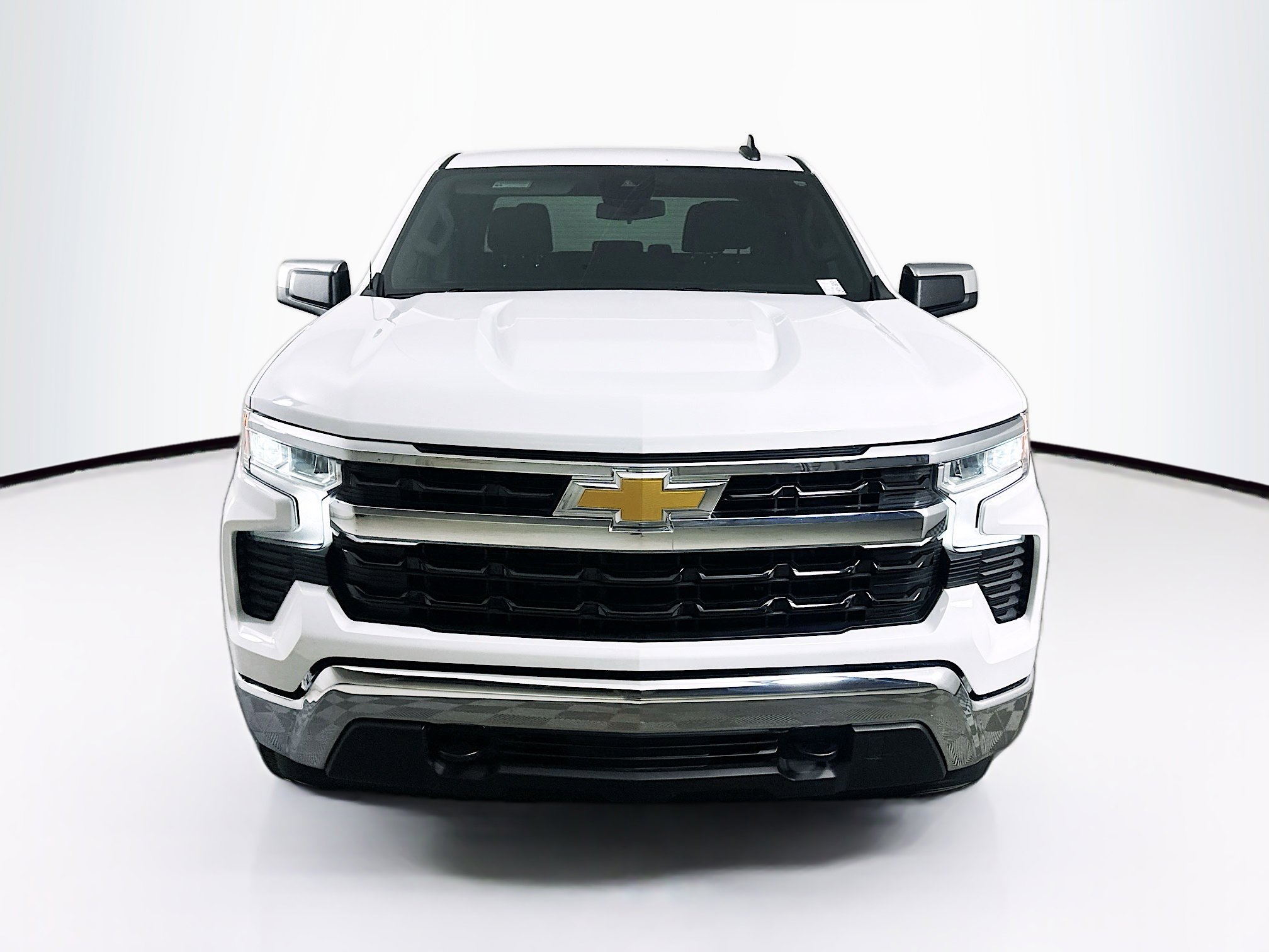 Used 2023 Chevrolet Silverado 1500 LT image 2