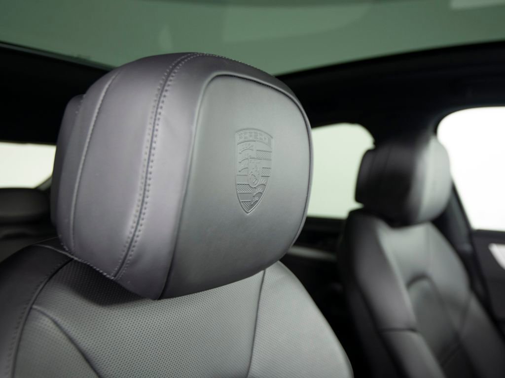 New 2026 Porsche Cayenne S image 32