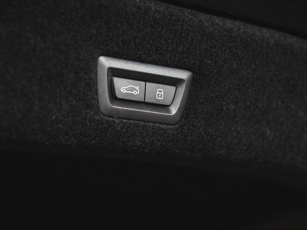 Used 2024 BMW i7 M70 w/ Executive Package image 42