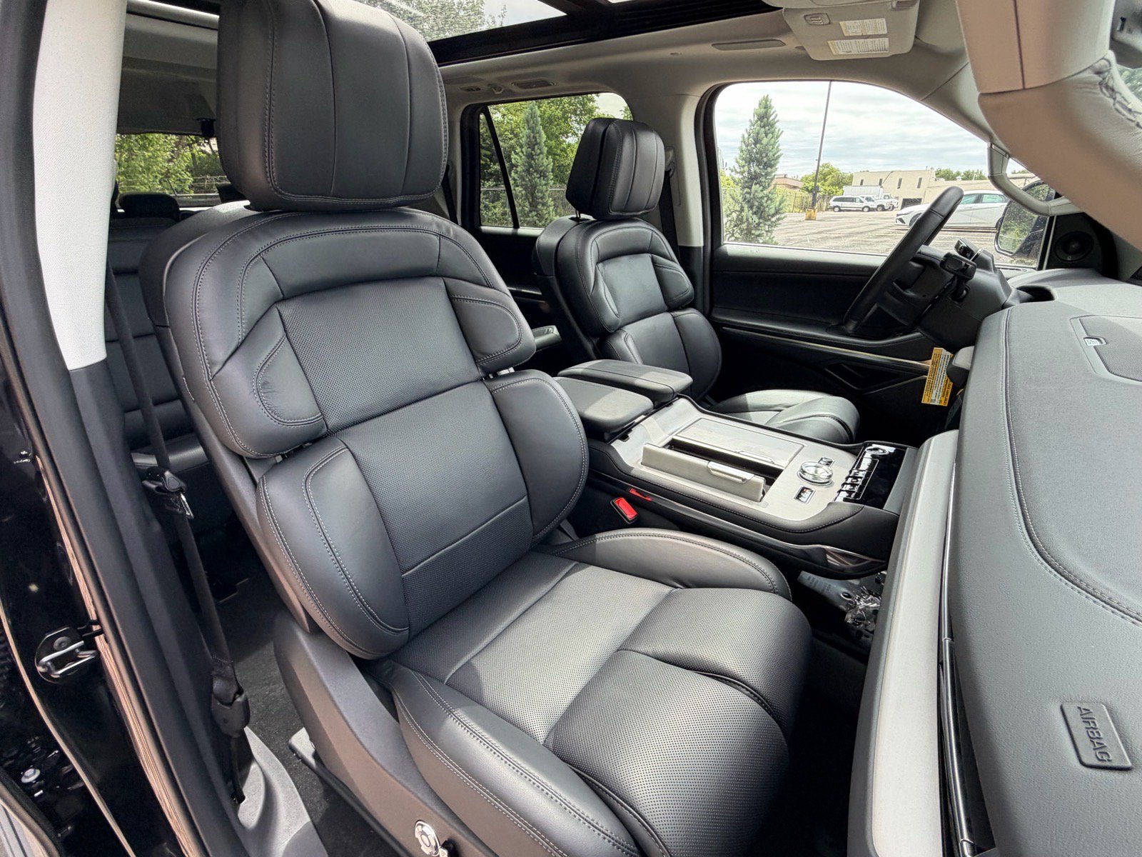 New 2026 Lincoln Navigator Reserve AWD/4WD image 12
