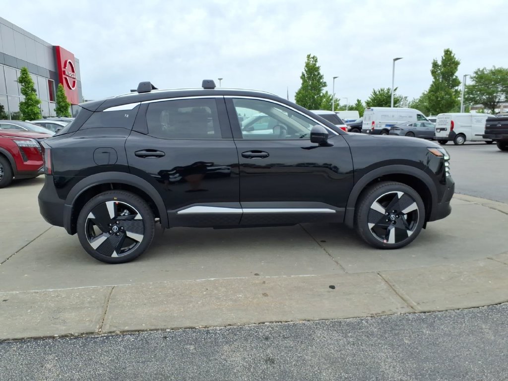 New 2026 Nissan Kicks SR w/ Cold Weather Package AWD/4WD image 9