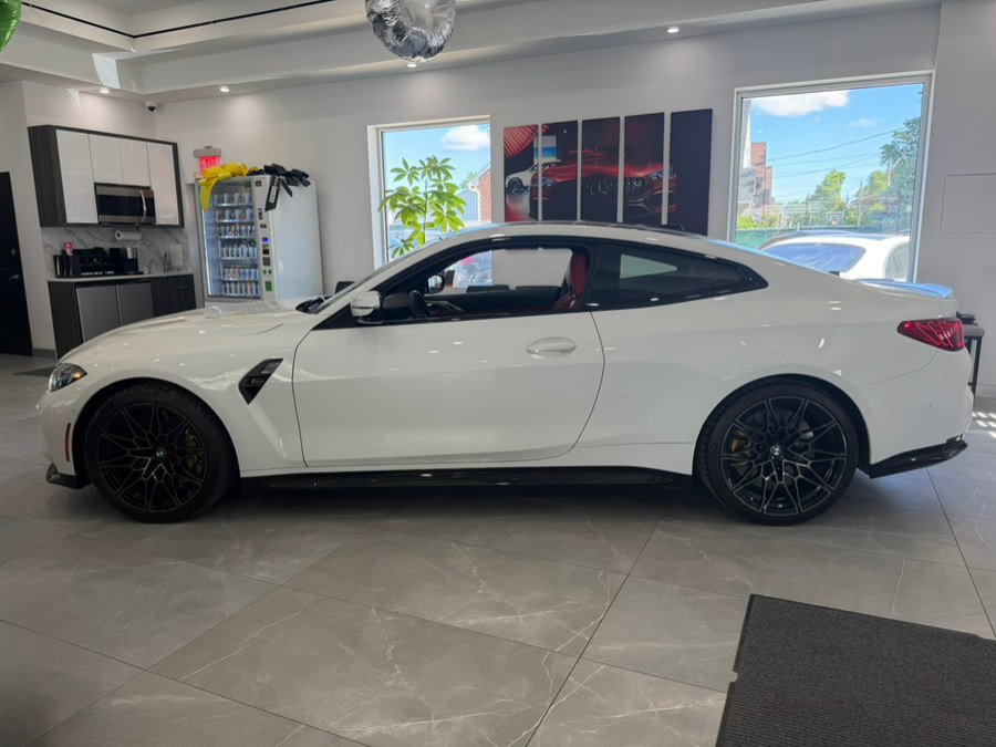 Used 2025 BMW M4 xDrive Competition AWD/4WD image 5