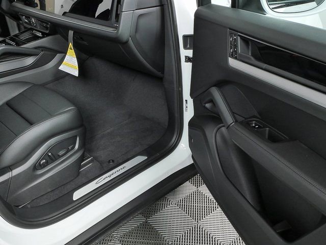 New 2026 Porsche Cayenne AWD image 25