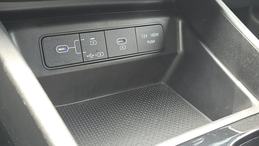 Used 2025 Hyundai Santa Cruz SEL AWD/4WD image 32