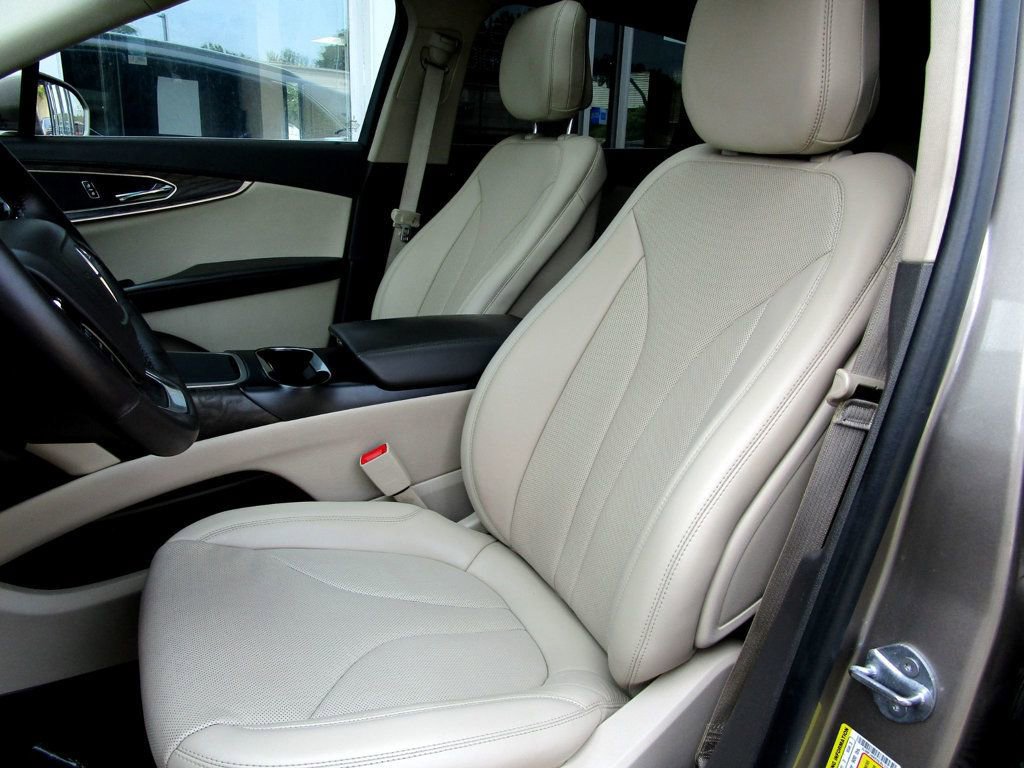 Used 2020 Lincoln Nautilus Reserve AWD/4WD image 15