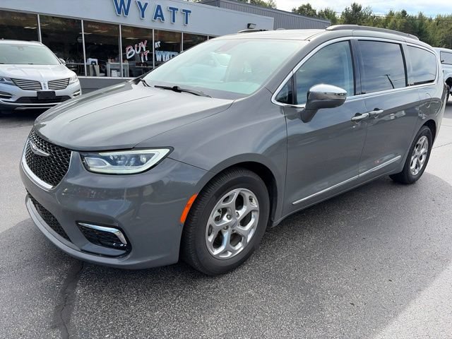 Used 2022 Chrysler Pacifica Limited FWD image 8