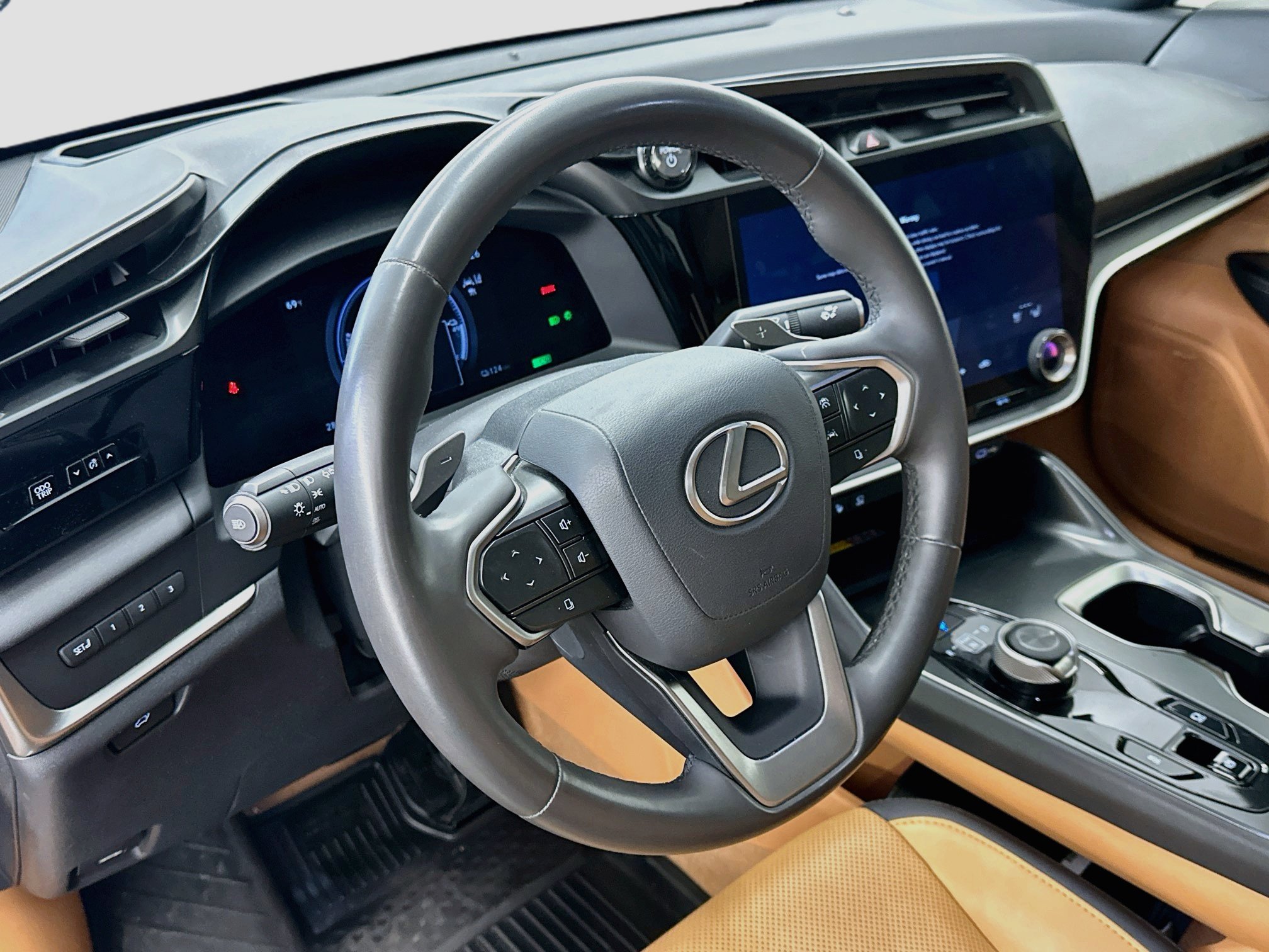Used 2023 Lexus RZ 450e Premium w/ Technology Package AWD/4WD image 18