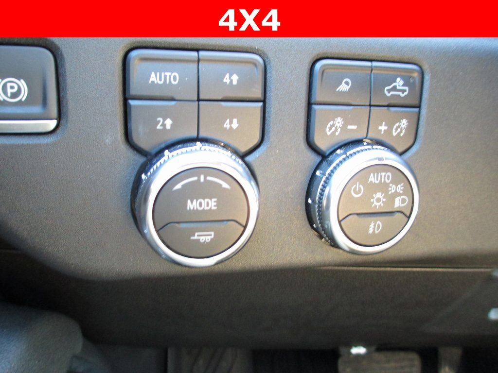 Used 2025 GMC Sierra 2500 SLT w/ SLT Premium Package image 29