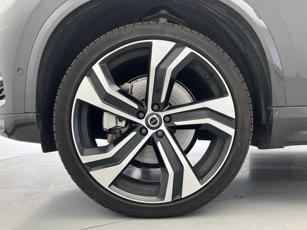 Used 2025 Volvo XC90 B6 Ultra w/ Protection Package Premier image 12