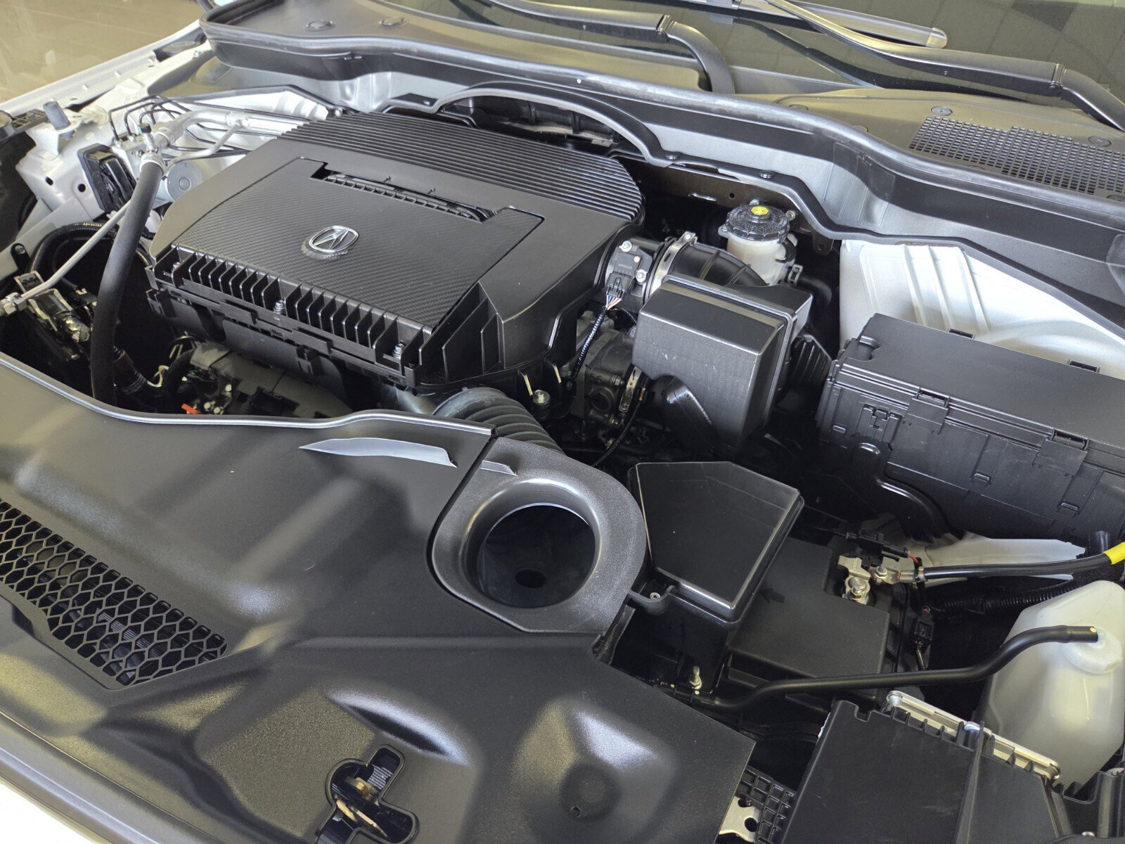 Used 2024 Acura MDX SH-AWD w/ Technology Package image 36