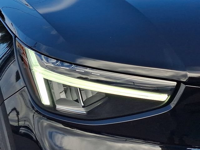 Certified 2024 Volvo XC40 B5 Plus w/ Protection Package Premier AWD/4WD image 9