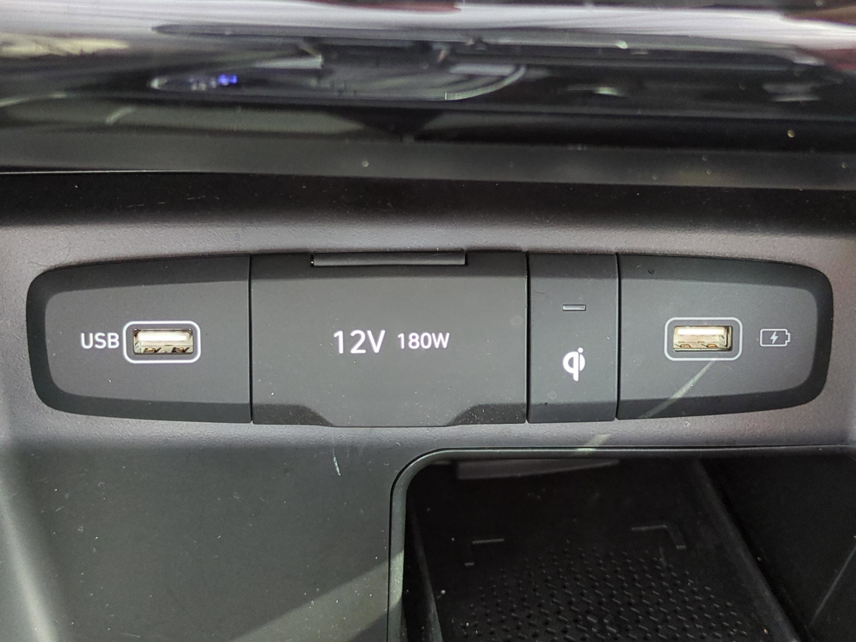 Certified 2023 Hyundai Tucson SEL w/ Winter Package AWD/4WD image 19