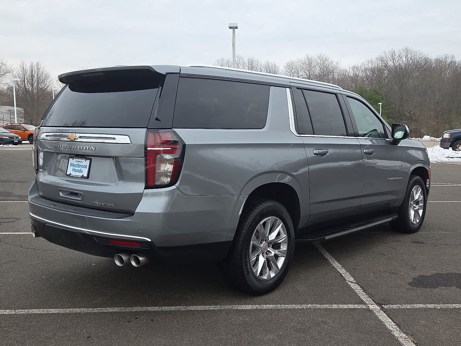 Used 2023 Chevrolet Suburban Premier image 5