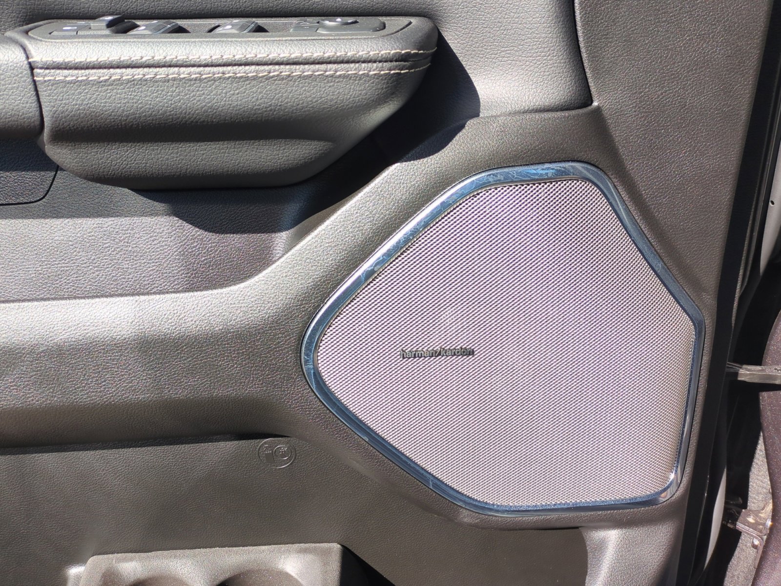 New 2026 RAM 1500 Laramie w/ Night Edition image 27