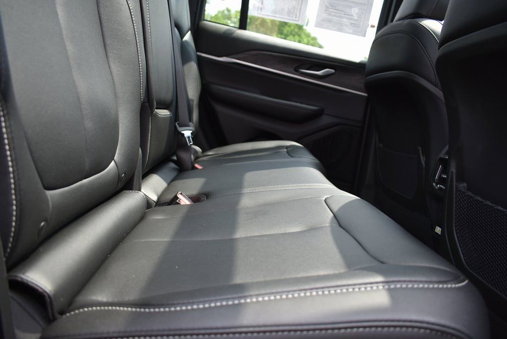 Used 2025 Jeep Grand Cherokee Limited w/ Black Appearance Package image 66