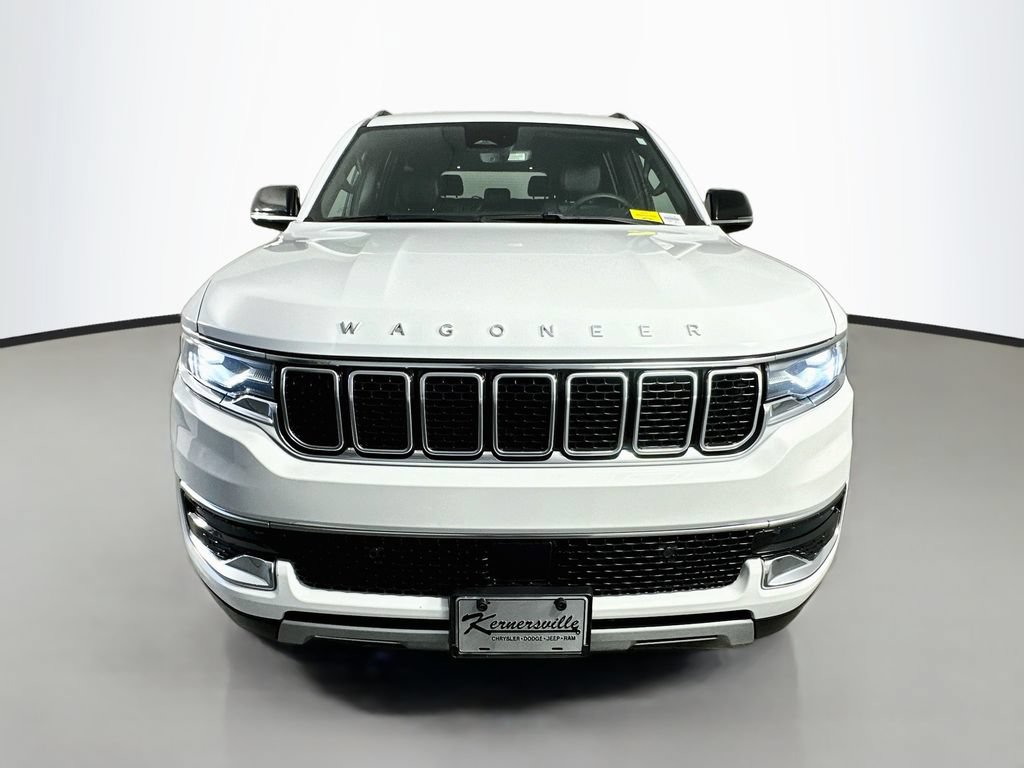 Used 2024 Jeep Wagoneer L Series II w/ Flexible Seating Group RWD image 2